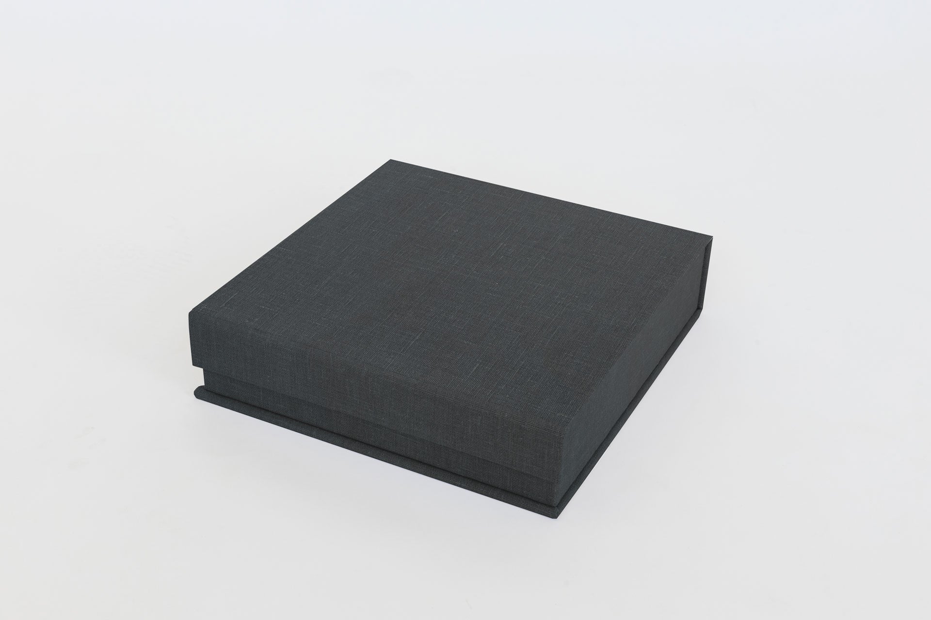 Clamshell Linen Box 6"