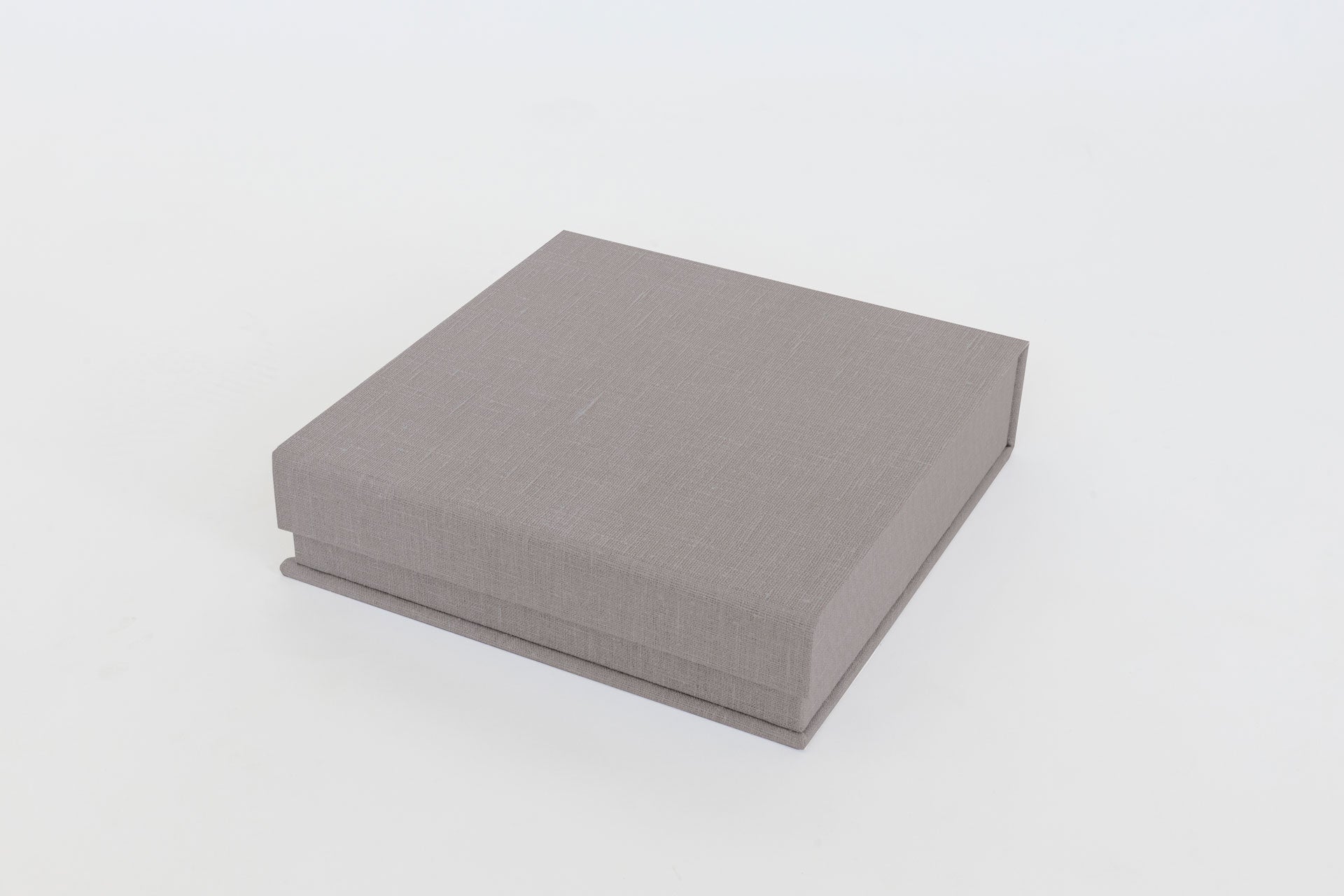 Clamshell Linen Box 6"