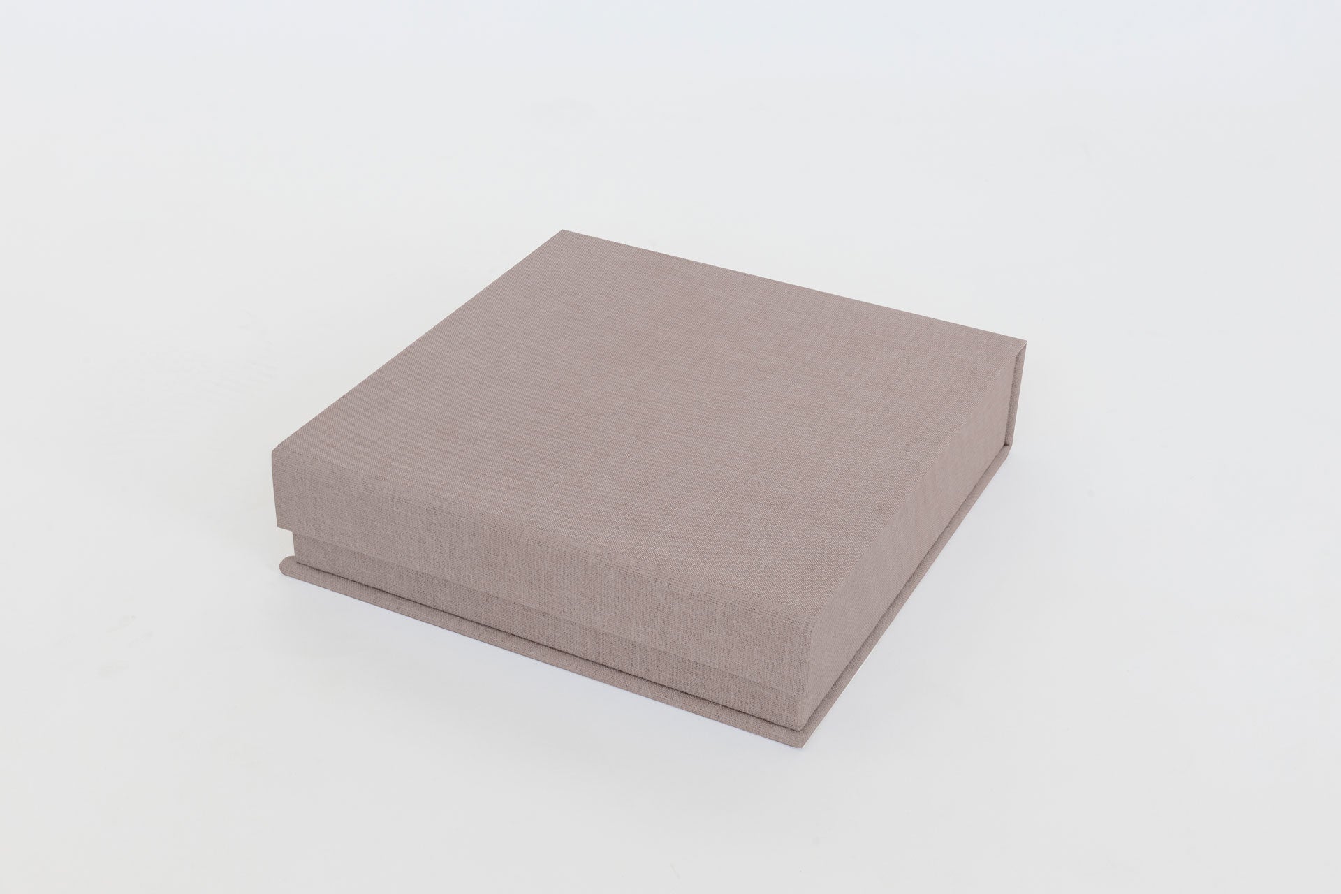 Clamshell Linen Box 6"