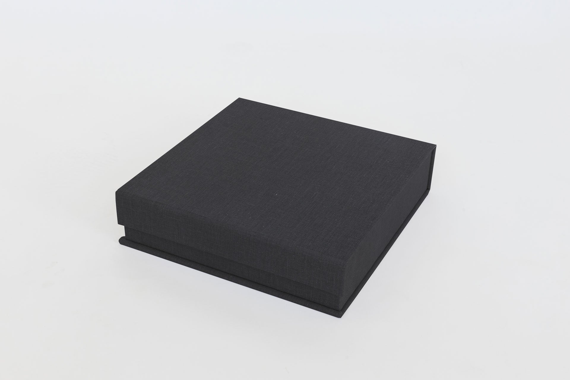 Clamshell Linen Box 6"