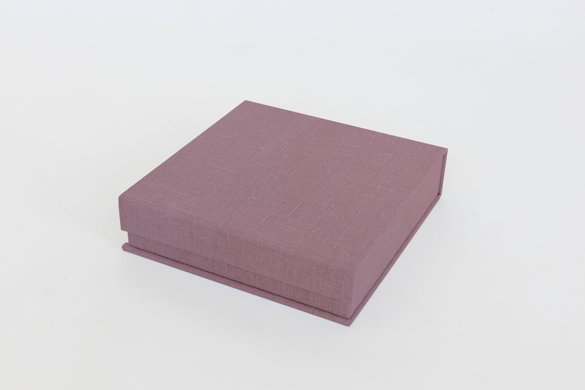 Clamshell Linen Box 6"