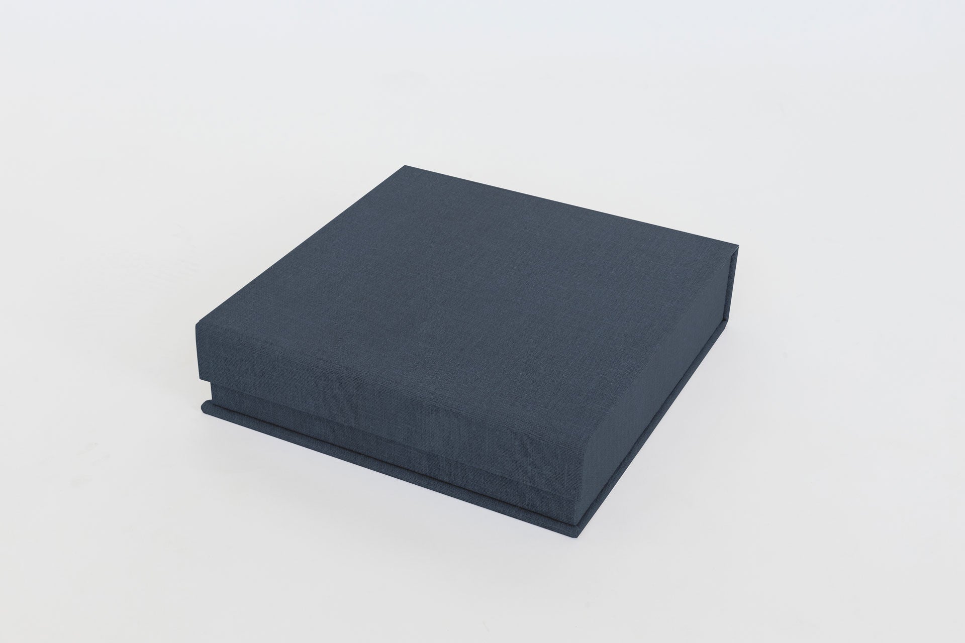 Clamshell Linen Box 6"