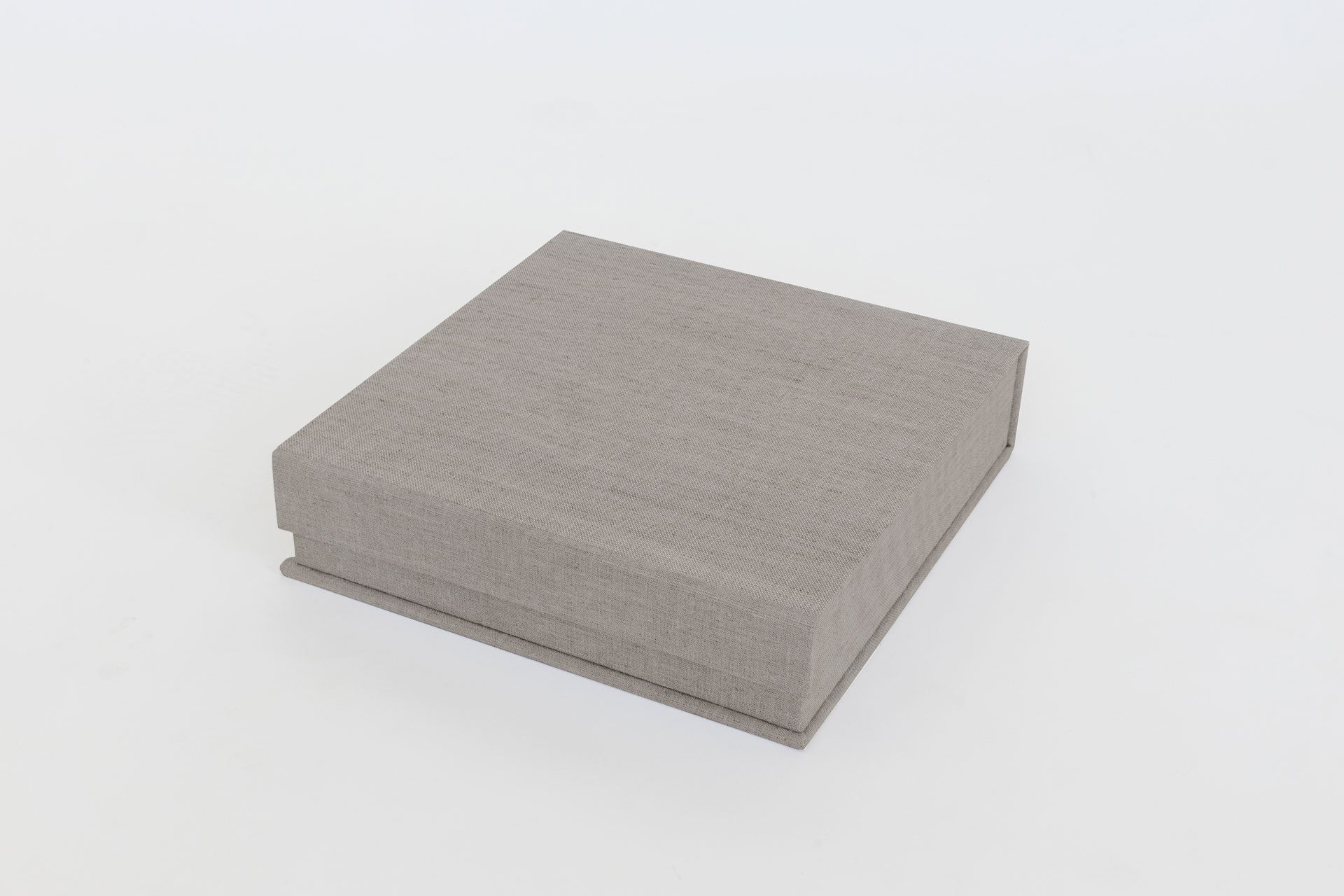 Clamshell Linen Box 6"