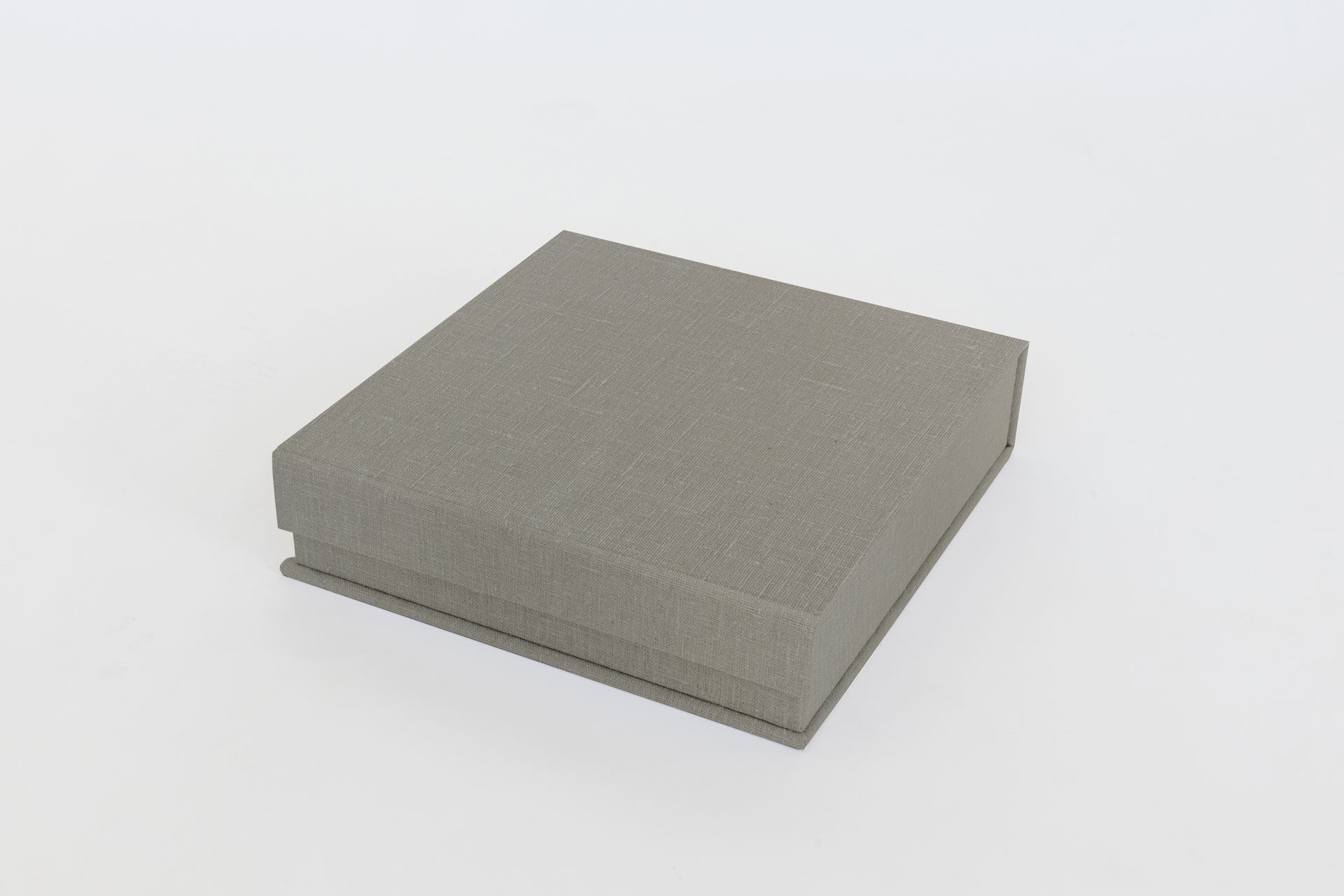Clamshell Linen Box 4"
